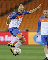 Netherlands prepare for World Cup final against Spain