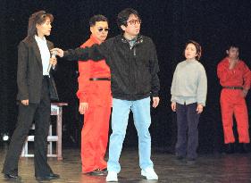 Playwright Kohei Tsuka dies