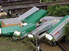 Heavy rain causes havoc in Japan