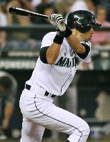 Mariners' Ichiro goes 1-for-3 against White Sox