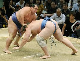 Baruto beaten by Kotoshogiku