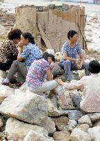 Deadly mudslides hit northwestern China