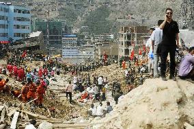Death toll rises in N.W. China landslide