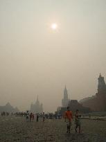 Red Square smoggy due to forest fires