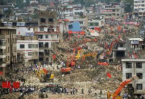 Deadly mudslides hit northwestern China