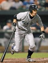 Mariners' Ichiro doubles against Orioles