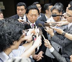 Hatoyma backs Ozawa in DPJ presidential bid