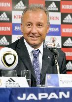 Zaccheroni ready to brandish sword