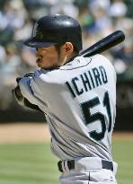 Ichiro goes 1-for-4 against Athletics