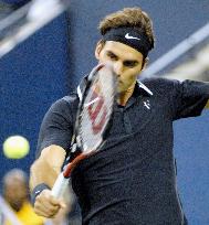 Federer advances to semifinals at U.S. Open