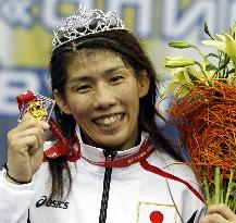 Yoshida wins women's 55-kg world title