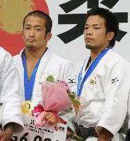 Akimoto, Awano at world wrestling c'ships