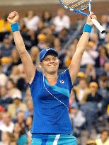 Clijsters wins 2nd straight U.S. Open title