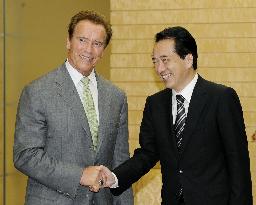 California Gov. Schwarzenegger meets Kan