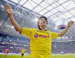 Dortmund's Kagawa shines against Schalke