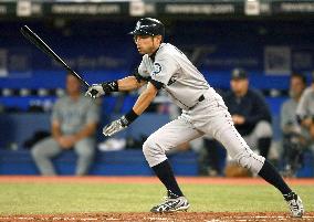 Ichiro 3 hits shy of 200 mark