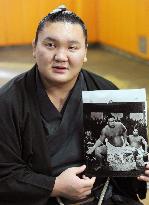 Hakuho a day after winning autumn sumo tourney