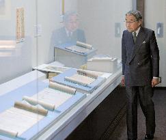 Japan emperor visits imperial museum