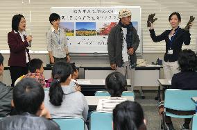 Myanmar refugees at lectures on Japanese life