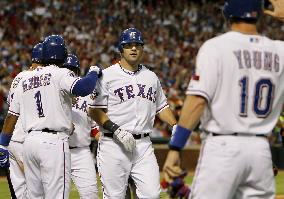 Rangers down Giants at Game 3