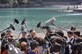 Taiji, environmentalists meet over dolphin hunt