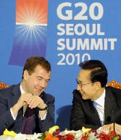 Russian President Medvedev and S. Korean President Lee
