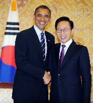 Obama, Lee discuss trade, N. Korea