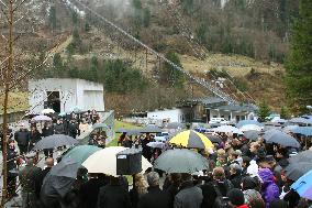 Memorial for Austrian cable car fire on 10th anniversary