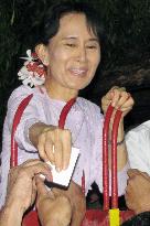 Myanmar's Suu Kyi freed after 7 years' house arrest