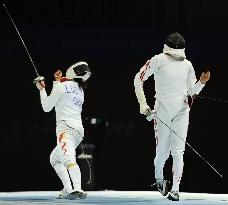 China's Luo snatches gold in epee event