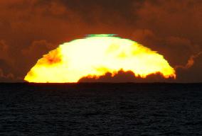 Green flash seen on setting sun in Antarctic Sea