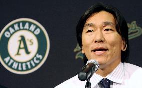 Matsui signs 1-yr deal with A's