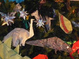 Origami Christmas tree delights New York museum goers