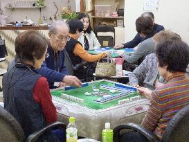 'Healthy' mahjong popular among elderly