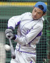 Ichiro at workout in Kobe