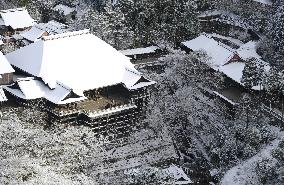 Snow-covered Kiyomizu Dera in Kyoto