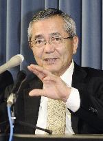 Nobel laureate Negishi visits science ministry
