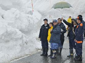 Minister visits area hit by heavy snow