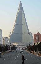 Pyramid-shaped hotel in N. Korea