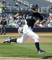 Mariners' Ichiro at spring training