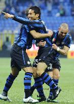 Inter Milan Nagatomo scores his 1st goal