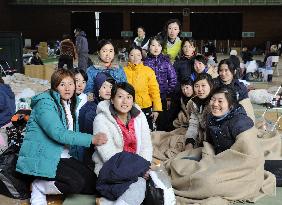 Chinese evacuees at shelter