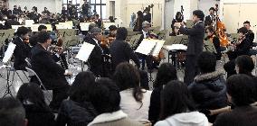 Concert in memory of quake victims