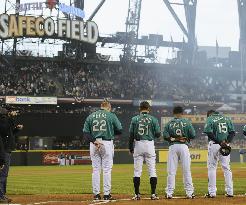 Mariners' Ichiro at home opener