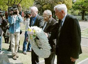 U.S. veterans visit Nagasaki