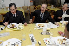 Ministers promote safety of Fukushima produce