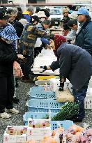 Morning bazaar resumes in tsunami-hit Kesennuma