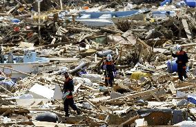 Search efforts in tsunami-hit Rikuzentakata