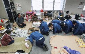 TEPCO officials apologize to Fukushima evacuees
