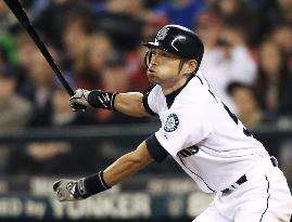 Mariners' Ichiro vs. Athletics